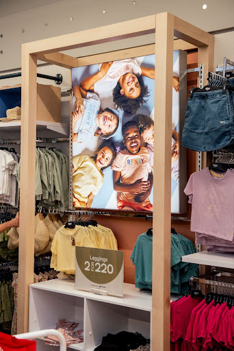 Store elements